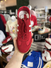 ShuShop Vintage Red Sneaker